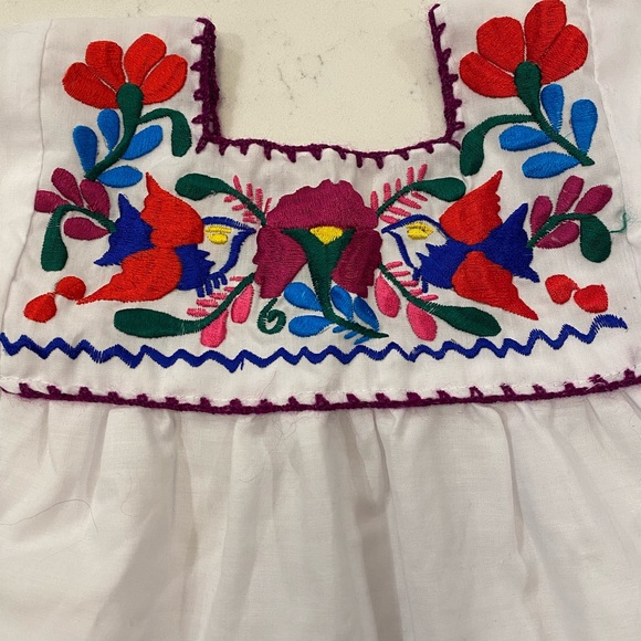 Little girl embroidered shirt and skirt with built-in bloomers - Picture 2 of 7